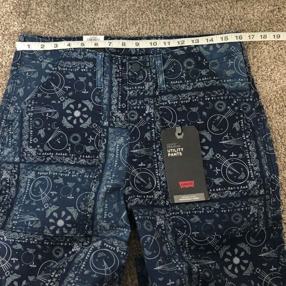 LEVI'S Jean Chore Pants Printed Bandana Straight Leg Men's Size 31x32 Blue White - Picture 3 of 10